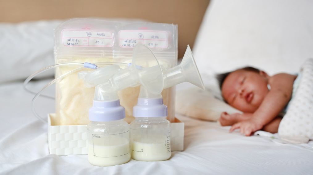 Cách bảo quản sữa mẹ khi vắt 