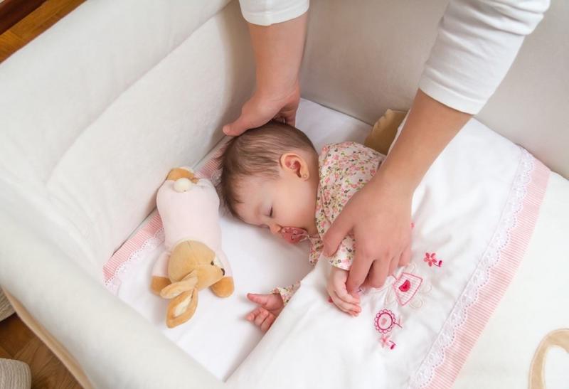Chăm sóc trẻ sơ sinh - giữ ấm cho giấc ngủ của bé