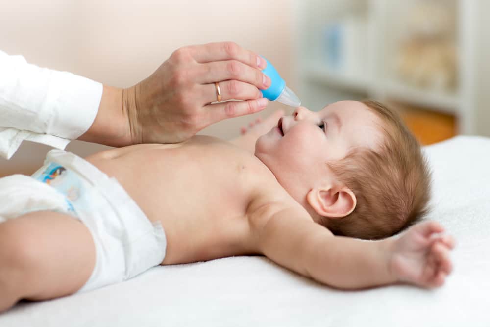 Khi nào nên rửa mũi cho trẻ sơ sinh?